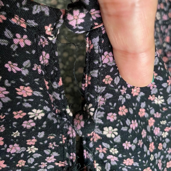 Aeropostale flowered black and pink Dress Size Xs Excellent Condition. - Picture 7 of 8